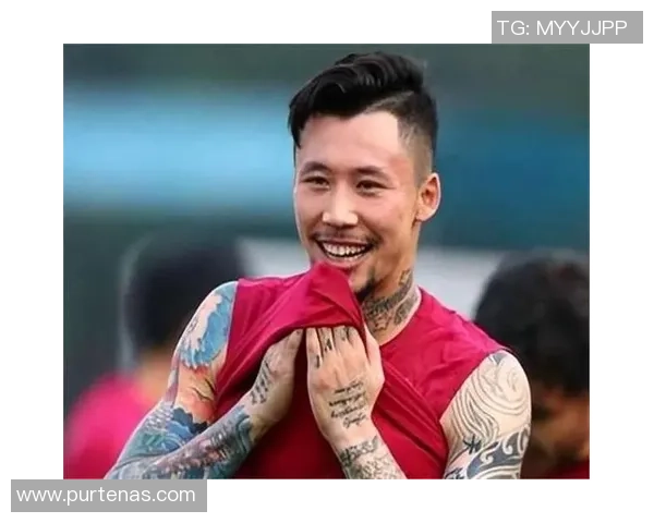足球明星脖子上的纹身故事揭示他们的个性与信仰